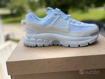 NIKE VOMERO ROAM - Size 39