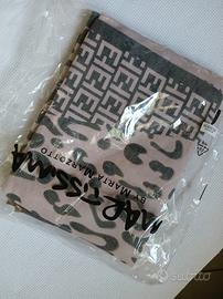 Sciarpa rosa e grigia