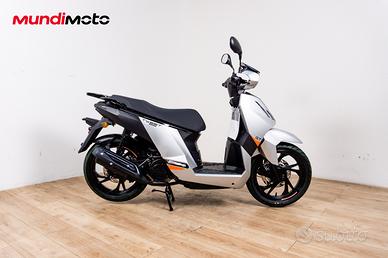 PEUGEOT TWEET 200 FL GT - 2026