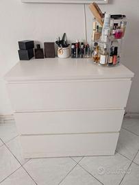 cassettiera con tre cassetti ikea