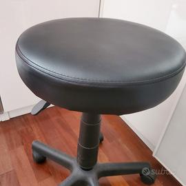 Sgabello girevole e regolabile 