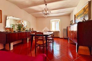 CASA SEMINDIPENDENTE A FOSSATO DI VICO