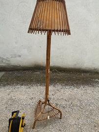 lampada da terra in canna di bambu