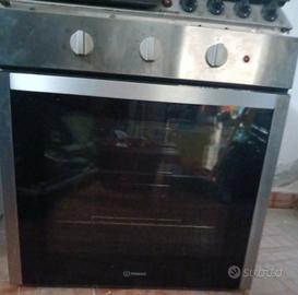 Forno e fornelli in buone condizioni
