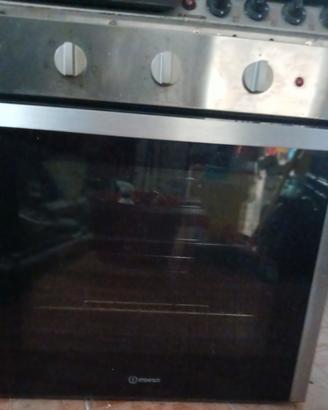 Forno e fornelli in buone condizioni