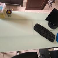 Scrivania IKEA in vetro