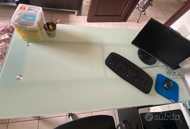 Scrivania IKEA in vetro