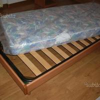 Stanza letto completa praticamente nuova