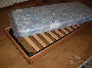 Stanza letto completa praticamente nuova