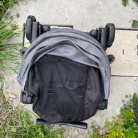 Passeggino compatto per aereo