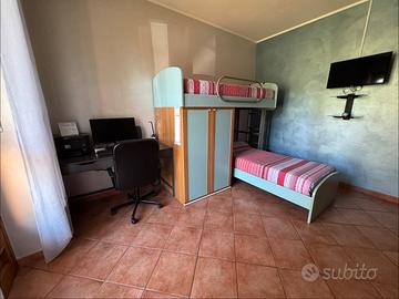 Camera da letto completa – letto, armadio