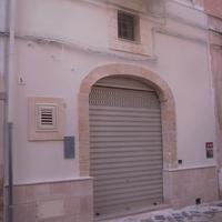 Locale multiuso in palazzetto storico