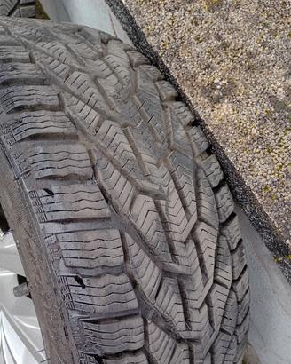 cerchi in lega con gomme 