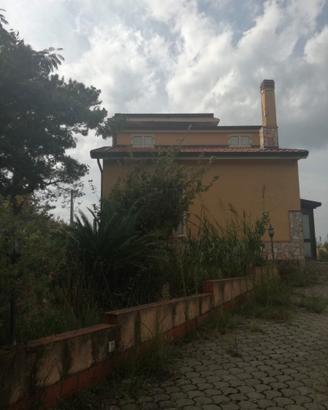Vendita villa con terreno