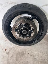 Gsr 600-750 2010Cerchione più dischi e gomma nuova