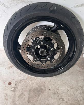 Gsr 600-750 2010Cerchione più dischi e gomma nuova