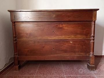 comò in legno massello 