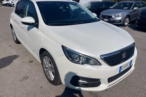 Peugeot 308 Berlina 1.5 130 Cv Bianco perla