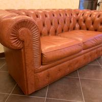Divano e Pouf Chesterfield
