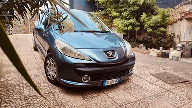 Peugeot 207   1.4hd
