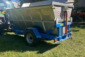 Rimorchio agricolo per vendemia