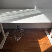 Scrivania Bekant Ikea 160x80