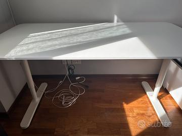 Scrivania Bekant Ikea 160x80