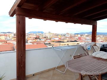 Attico in zona centrale con ampio rooftop