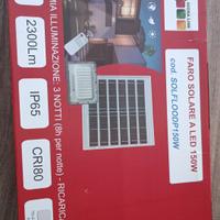 faro led con pannello solare 150watt