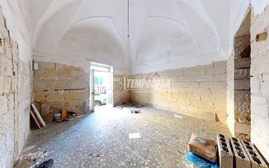 CAVALLINO: CASA INDIPENDENTE CON VOLTE A STELLA.