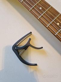 Capotasto caricato a molla per chitarra