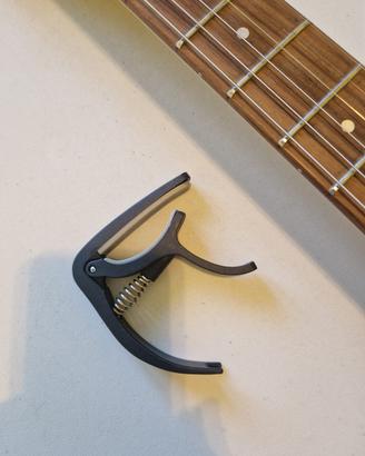 Capotasto caricato a molla per chitarra
