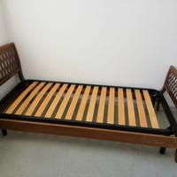 Letto singolo in legno 