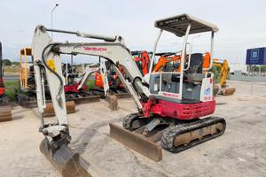 Mini escavatore TAKEUCHI TB23R