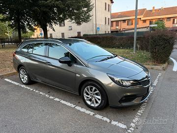 Opel astra sports tourer 1.5 cdti 122 cv anno 2022