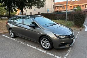 Opel astra sports tourer 1.5 cdti 122 cv anno 2022