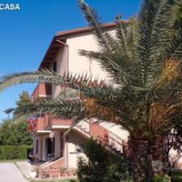 Soluzione immobiliare TRE appartamenti e annessi