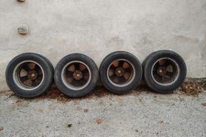 cerchioni per auto che montano gomme 235/R16