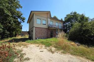 Villa di 225 m² con più di 5 locali e box auto a C