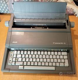 Macchina da scrivere olivetti 