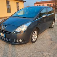 Peugeot 5008 Diesel Anno 2011 con 194000 km 
