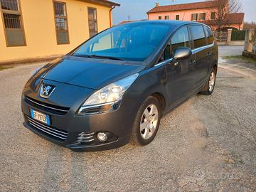Peugeot 5008 Diesel Anno 2011 con 194000 km 