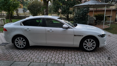 Jaguar xe awd