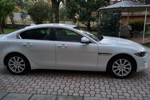 Jaguar xe awd