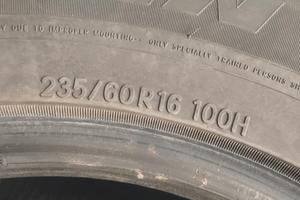 Gomme 235/60/16 