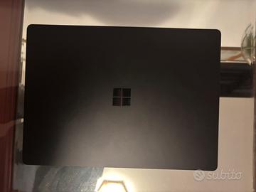 Microsoft Surface Laptop