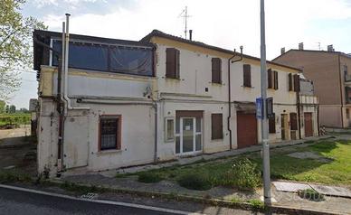 Casa indipendente di 136 m² con più di 5 locali a 