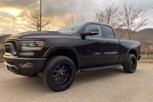 Dodge Ram rebel 5.7 V8 