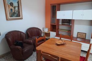 Stanza matrimoniale a ragazza ad uso singola