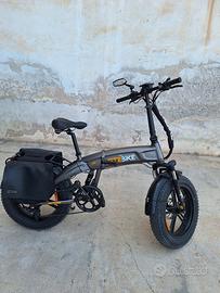 bicicletta con pedalata assistita